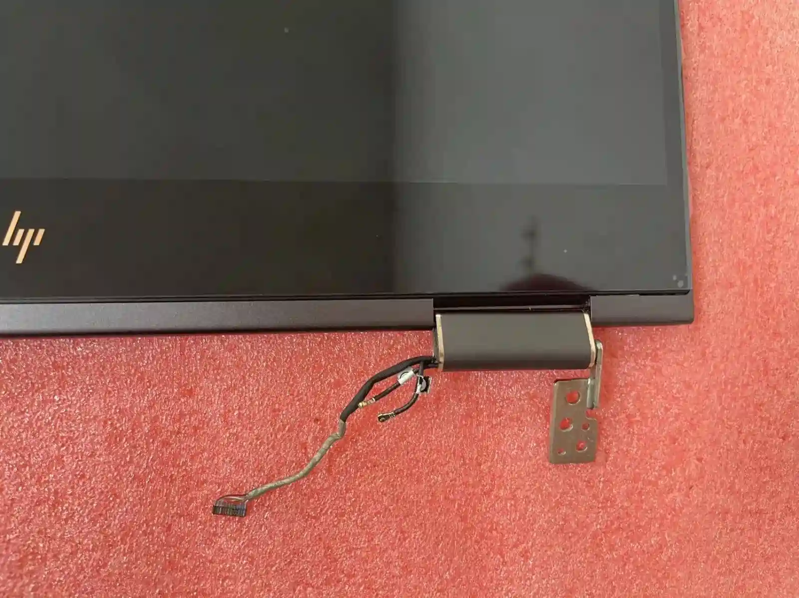 HP Spectre x360 13-ac Full Assembly Touchscreen Display – 13.3” Full HD (1920×1080) IPS LCD – 801495-001 – OEM Compatible - Image 3